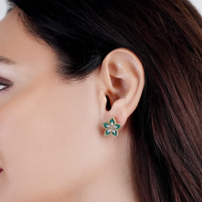 18k yellow gold flower-shaped earrings from the Fortuna Diamond Collection - Image 2