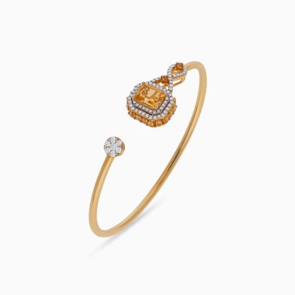 18k Yellow Gold Bangle featuring a stunning Citrine Gemstone - Image 4