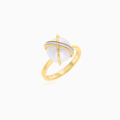 18K Yellow Gold Ring with Pearl and Natural Diamond - Image 3