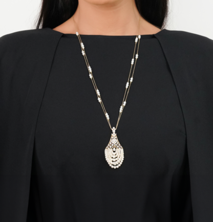 18K YELLOW GOLD DOUBLE CHAIN NECKLACE DECORATED WITH NATURAL DIAMOND AND PEARLS - Image 2