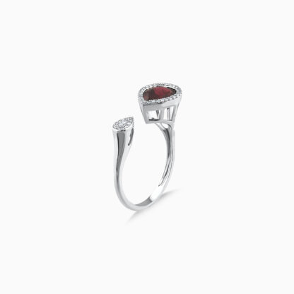 18k White Gold Ring with diamonds and a garnet stone - Image 3