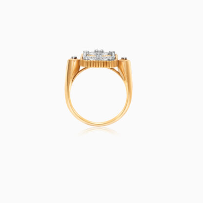 18K YELLOW AND WHITE GOLD RING DECORATED WITH NATURAL DIAMOND STONES
