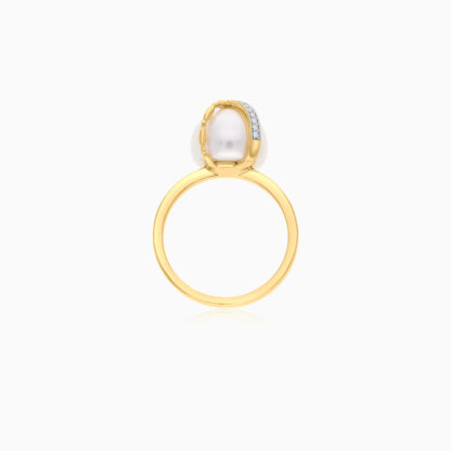 18K Yellow Gold Ring with Pearl and Natural Diamond - Image 4