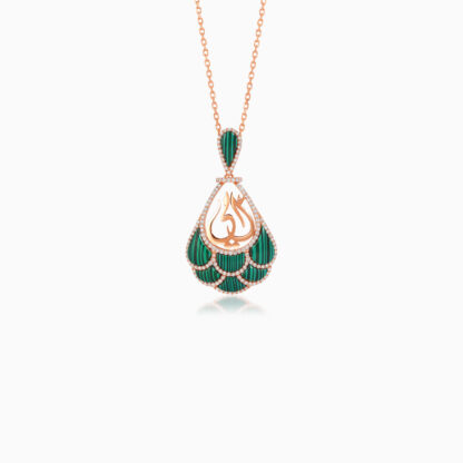 18K ROSE GOLD NECKLACE WITH MOTHER WORD IN THE CENTER DECORATED WITH NATURAL DIAMONDS AND MALACHITE