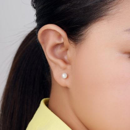 18K YELLOW GOLD PAIR OF EARRINGS WITH SINGLE PEARL - Image 2