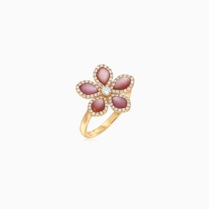 18k yellow gold ring flower shape decorated with natural diamond and Pink Mother of pearl