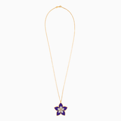 This enchanting 18k Yellow Gold Necklace from the Fortuna Diamond Collection features a delicate, flower-shaped pendant studded with natural diamonds. At the heart of the pendant, a rich, deep-blue Lapis Lazuli adds a captivating contrast, enhancing its timeless beauty. Crafted with precision and inspired by nature, this necklace is a radiant symbol of elegance and grace.