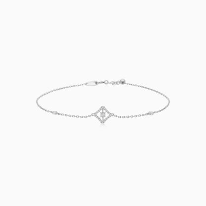 18k white gold bracelet decorated by natural diamond