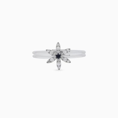 118K White Gold Ring with Diamonds and Sapphire – Floats Collection