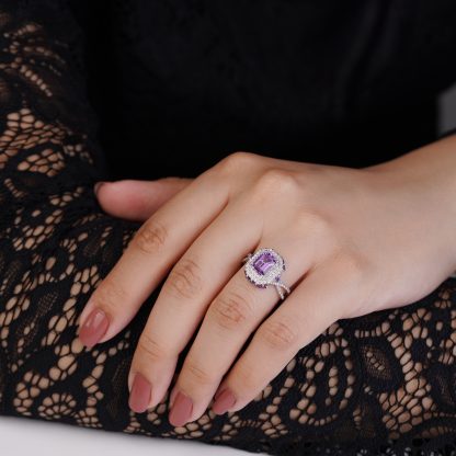 18k White Gold Ring with Amethyst Stone and Natural Diamonds - Image 2