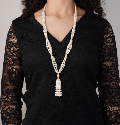 18K YELLOW GOLD LONG NECKLACE OVAL AND ROUND SHAPES DECORATED WITH MULTIPLE SIZES OF PEARLS - Image 2
