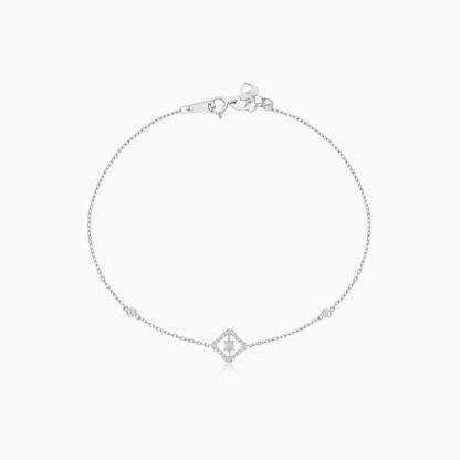 18k white gold bracelet decorated by natural diamond