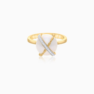 18K Yellow Gold Ring with Pearl and Natural Diamond