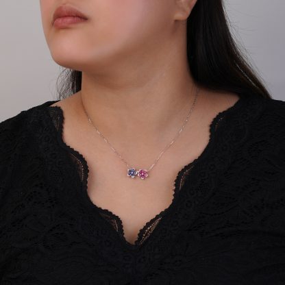 18k White Gold Necklace with Two Beautifully Crafted Flower Designs - Image 2