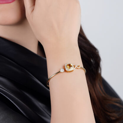 18K Yellow Gold Bangle featuring a stunning Natural Diamond and Citrine stones - Image 2