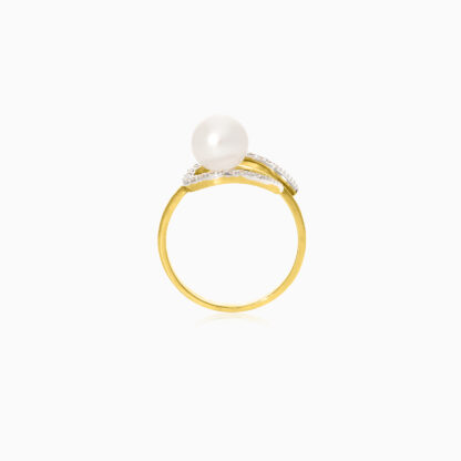 18k yellow gold ring with pearl and zircon stones