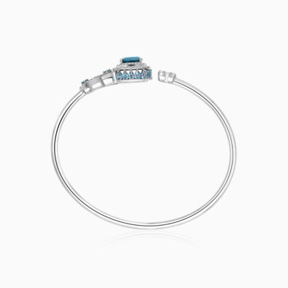 18K White Gold bangle featuring a stunning Natural Diamond and London blue Topaz stones - Image 4